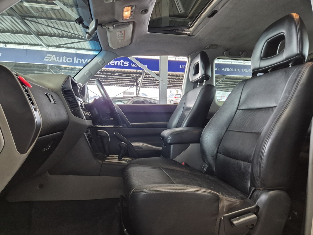 MITSUBISHI PAJERO PAJERO 3200 DI-D GLS SWB - 8