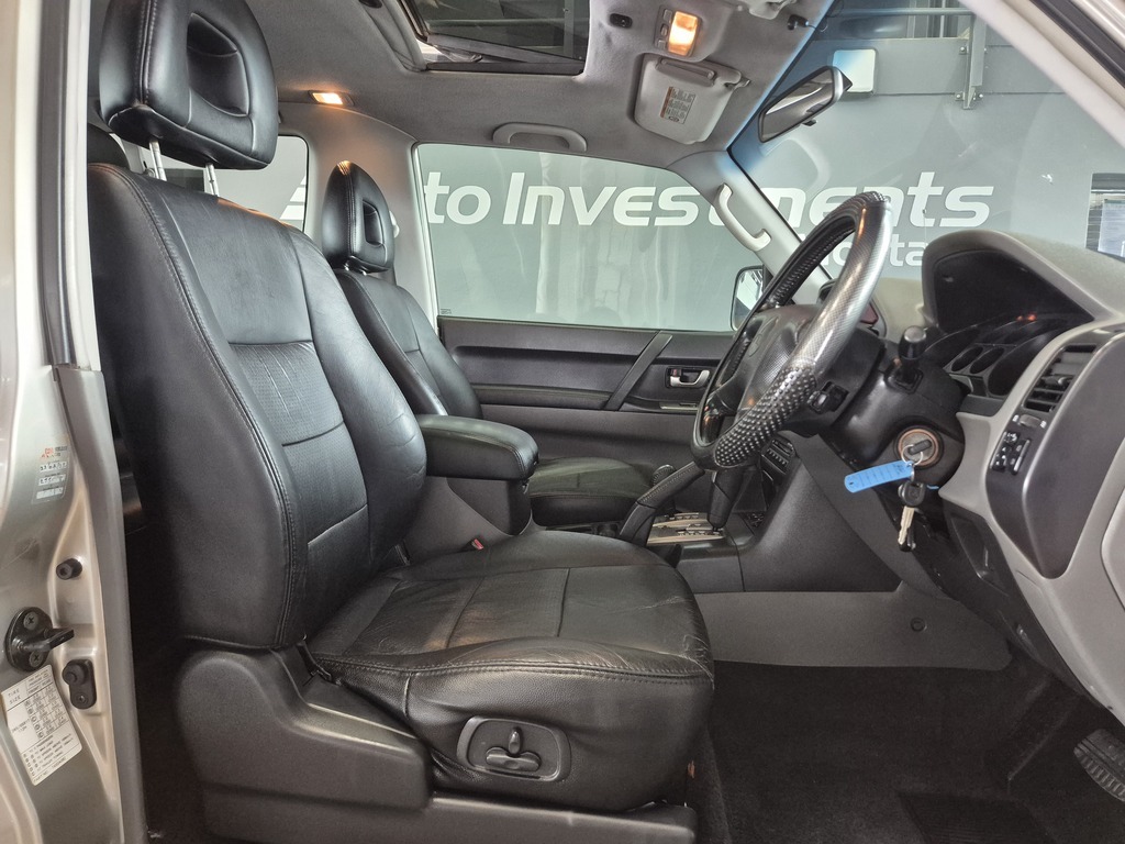 MITSUBISHI PAJERO PAJERO 3200 DI-D GLS SWB - 9