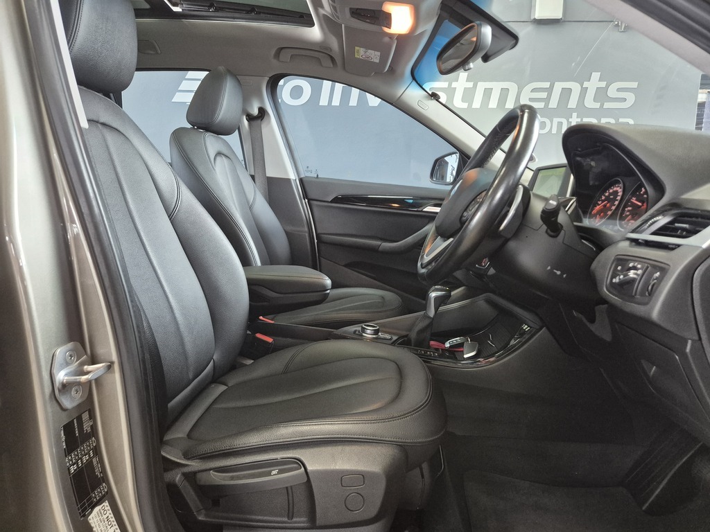 BMW X1 X1 sDRIVE20i  A/T (F48) - 11