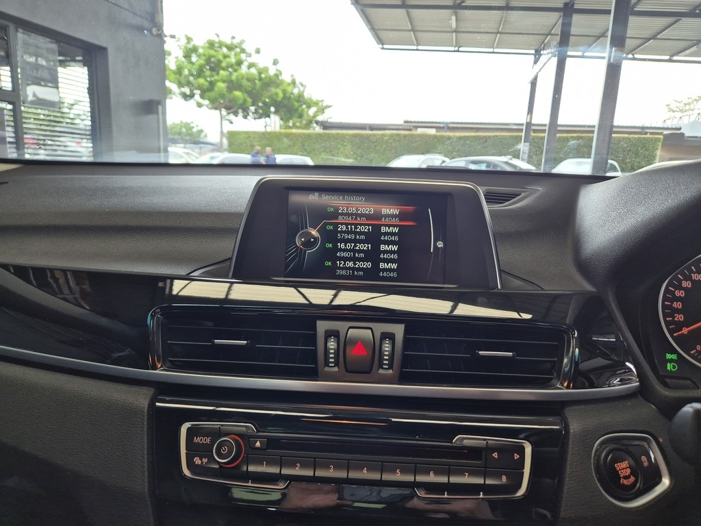 BMW X1 X1 sDRIVE20i  A/T (F48) - 13