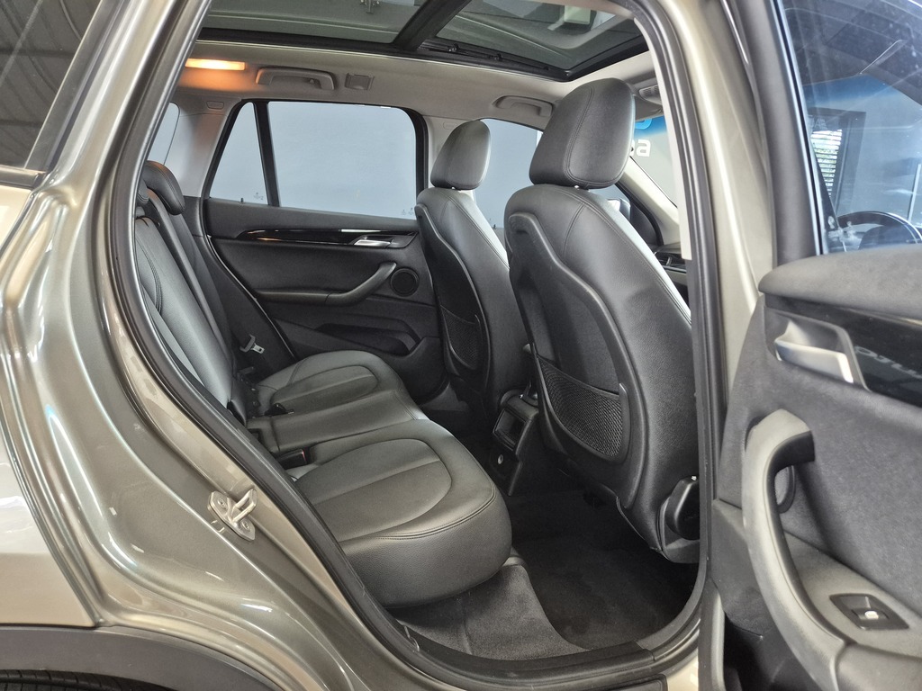 BMW X1 X1 sDRIVE20i  A/T (F48) - 7