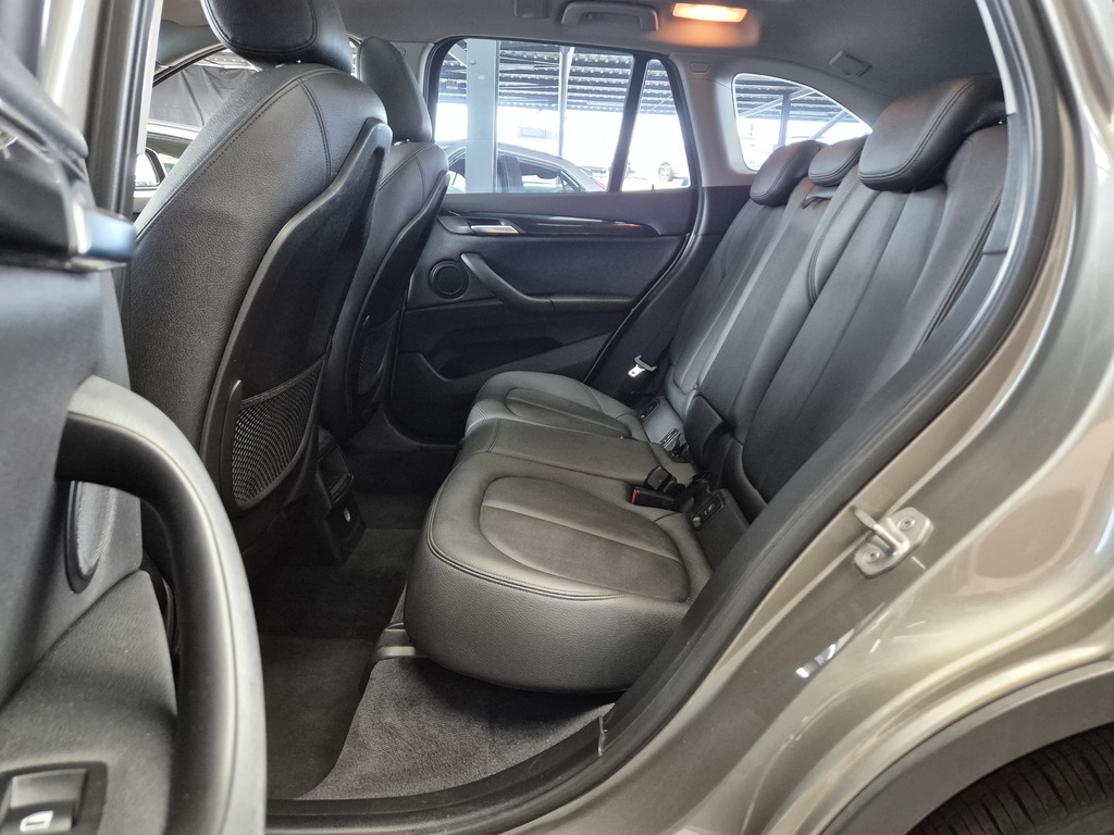 BMW X1 X1 sDRIVE20i  A/T (F48) - 8