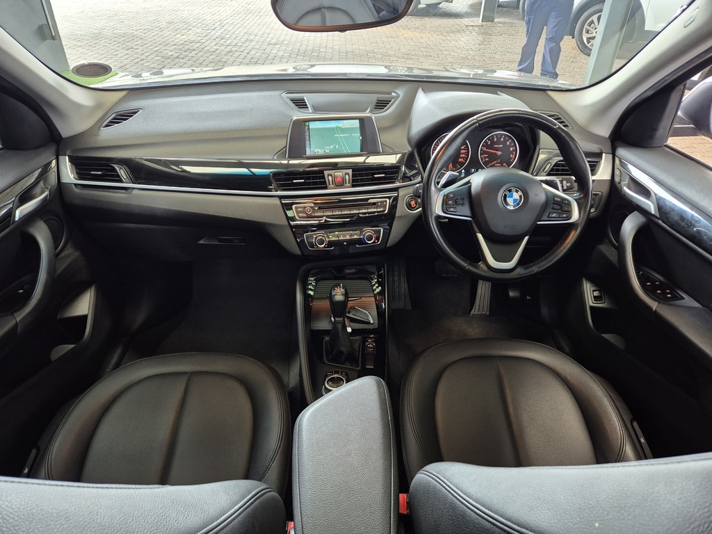 BMW X1 X1 sDRIVE20i  A/T (F48) - 9