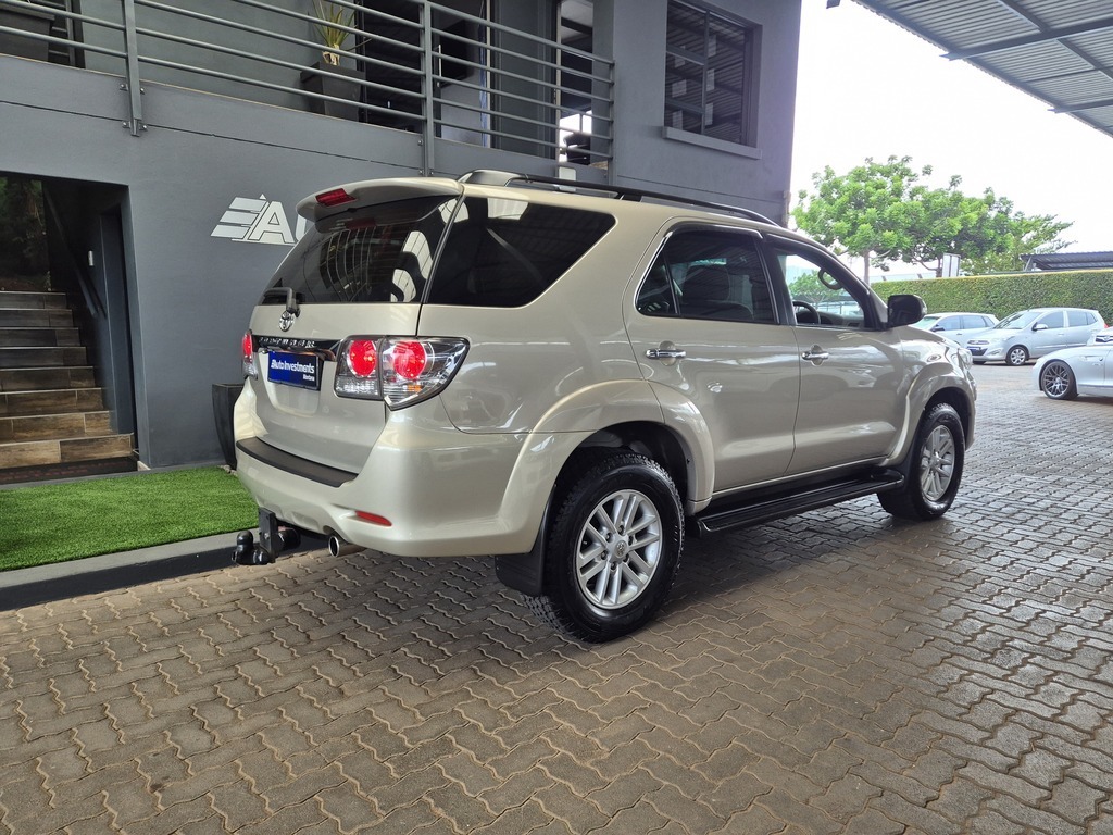 TOYOTA FORTUNER FORTUNER 2.5D-4D RB - 5