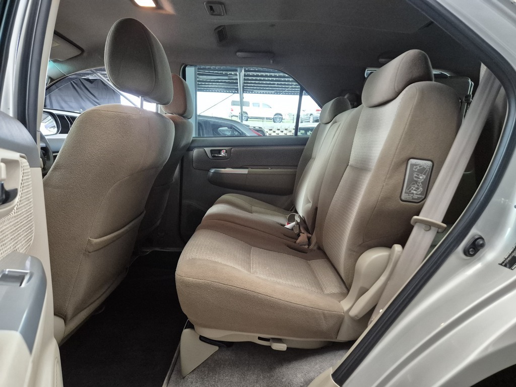 TOYOTA FORTUNER FORTUNER 2.5D-4D RB - 8