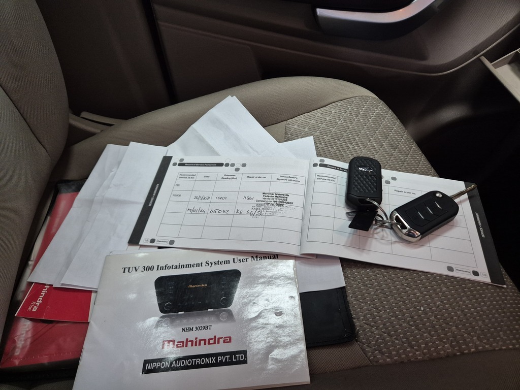 MAHINDRA TUV TUV300 1.5TD MHAWK (7 SEAT) - 13