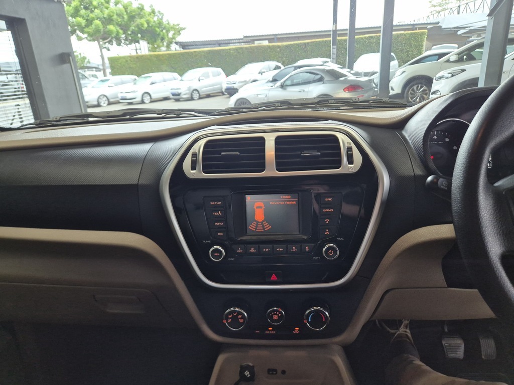 MAHINDRA TUV TUV300 1.5TD MHAWK (7 SEAT) - 15