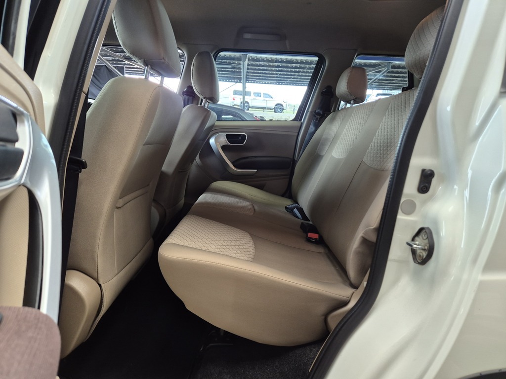 MAHINDRA TUV TUV300 1.5TD MHAWK (7 SEAT) - 8