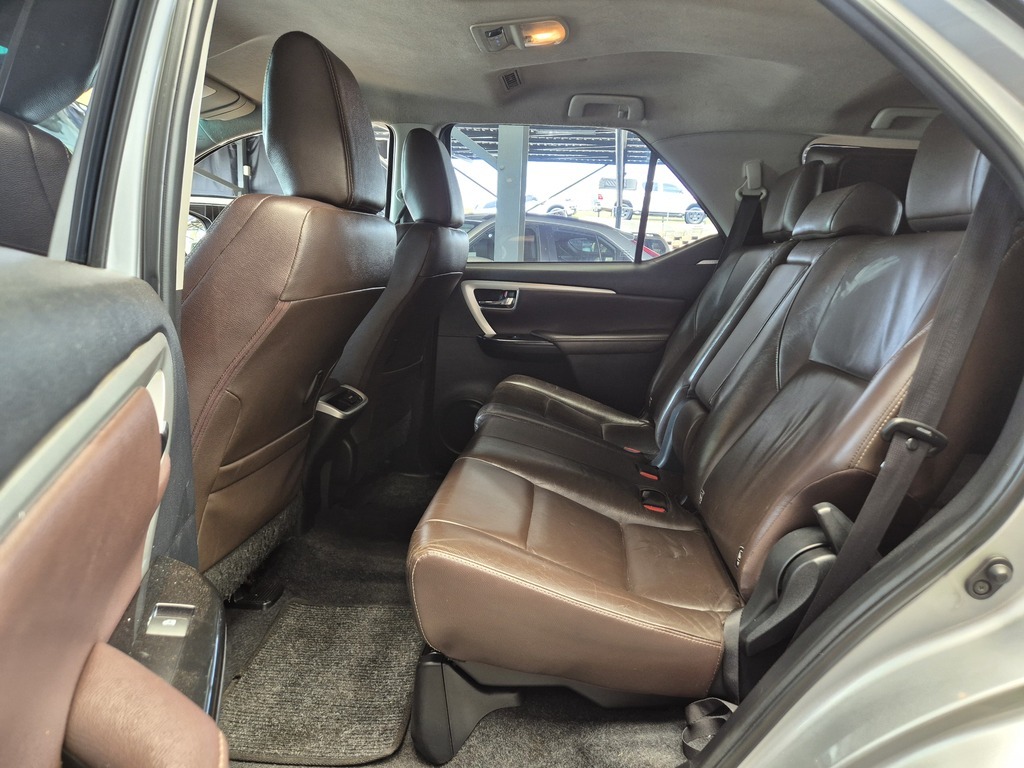 TOYOTA FORTUNER FORTUNER 2.8GD-6 R/B A/T - 8