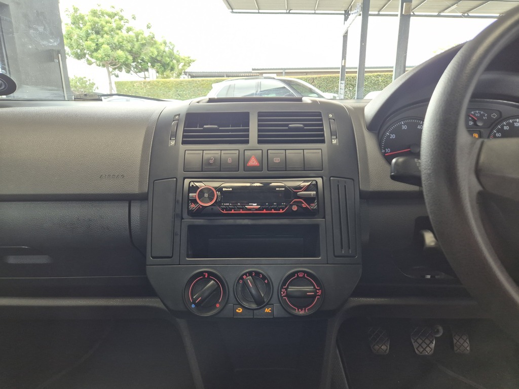 VOLKSWAGEN POLO VIVO POLO VIVO 1.6 5Dr - 14