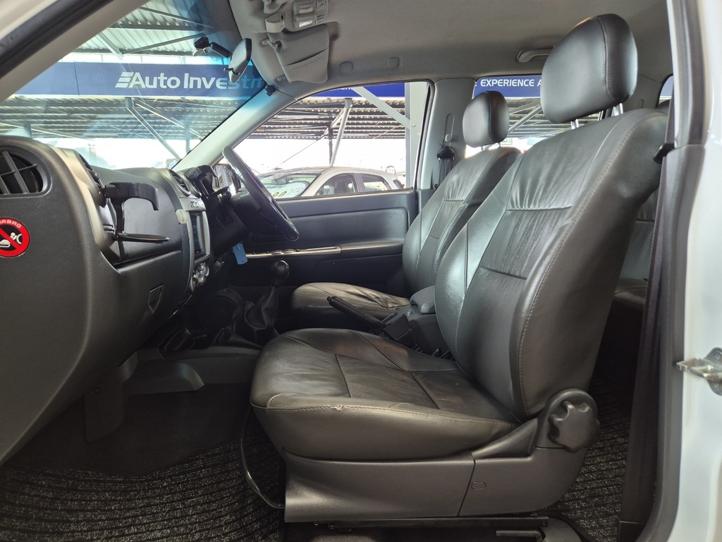 ISUZU KB KB300D-TEQ LX P/U D/C - 10