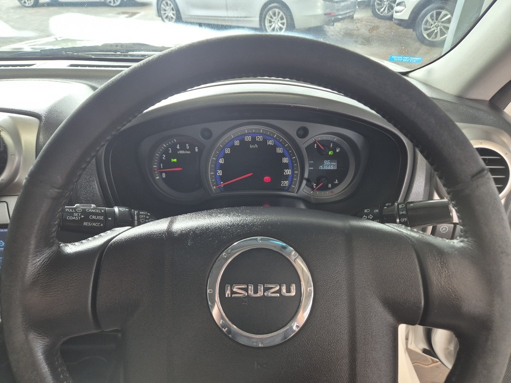 ISUZU KB KB300D-TEQ LX P/U D/C - 12