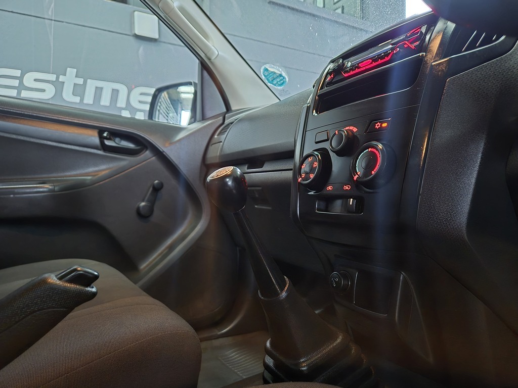 ISUZU D-MAX D-MAX 250C FLEETSIDE S/C P/U - 13