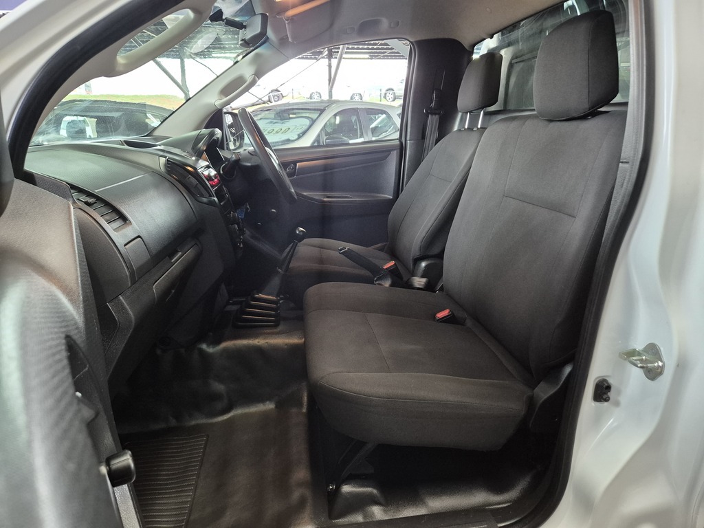 ISUZU D-MAX D-MAX 250C FLEETSIDE S/C P/U - 8