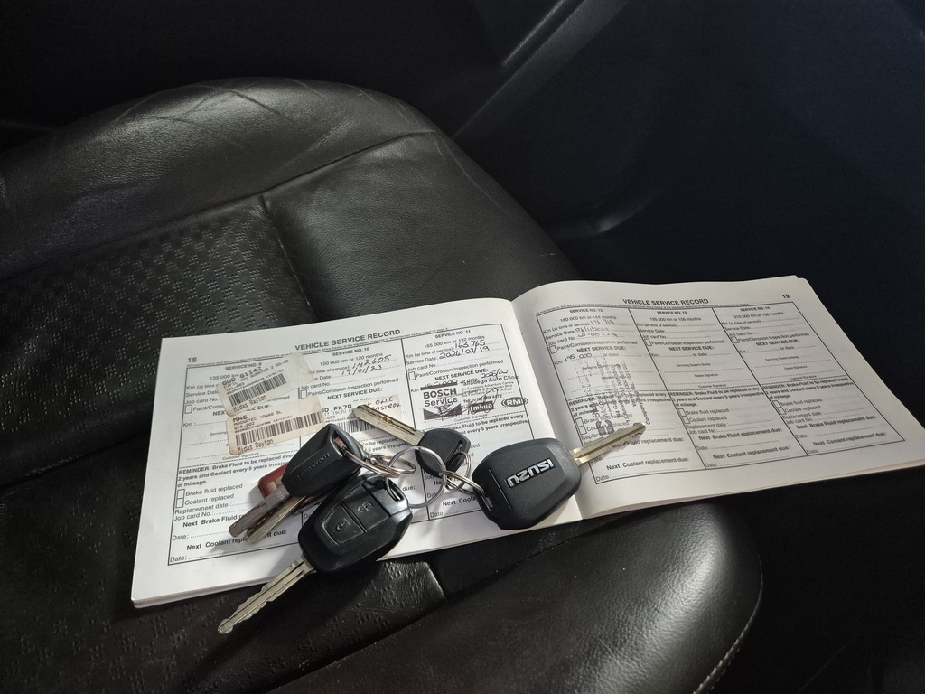 ISUZU KB KB 300 D-TEQ LX STANDARD A/T P/U D/C - 13