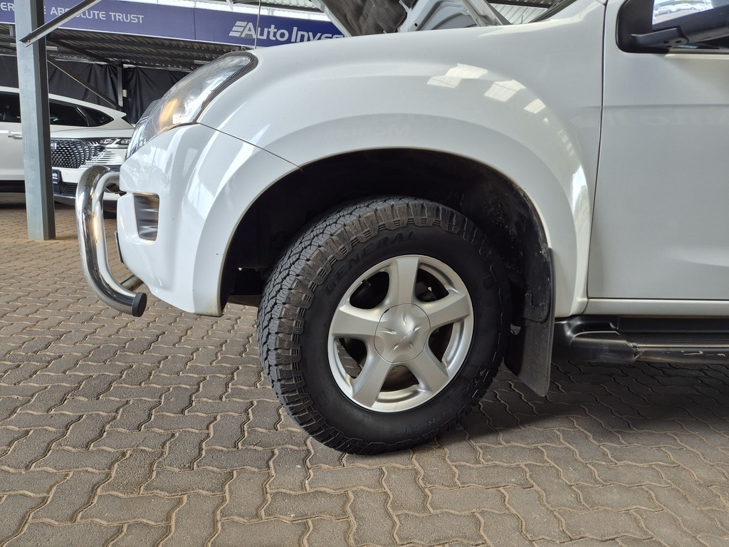 ISUZU KB KB 300 D-TEQ LX STANDARD A/T P/U D/C - 17