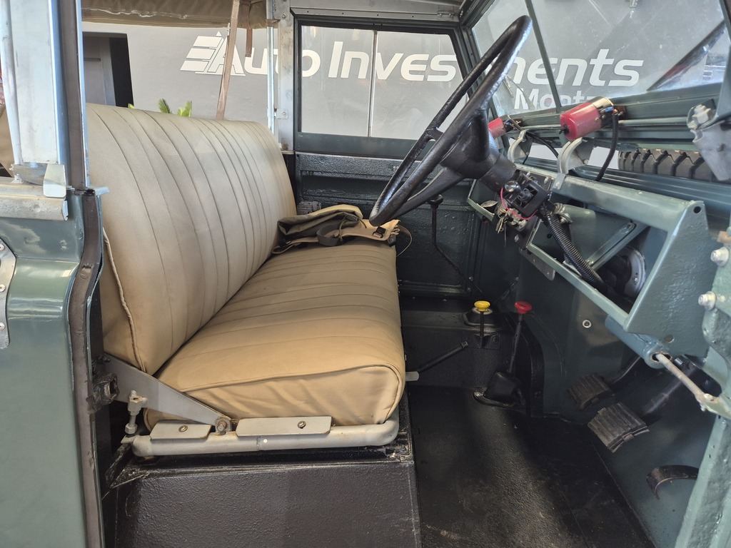 LAND ROVER 109 109in LWB 4 Cyl P/U S/C - 8