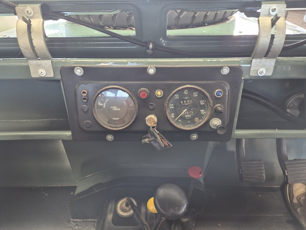 LAND ROVER 109 109in LWB 4 Cyl P/U S/C - 9