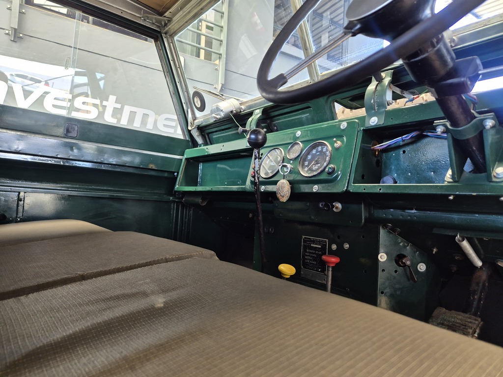 LAND ROVER 109 109in LWB 4 Cyl P/U S/C - 10