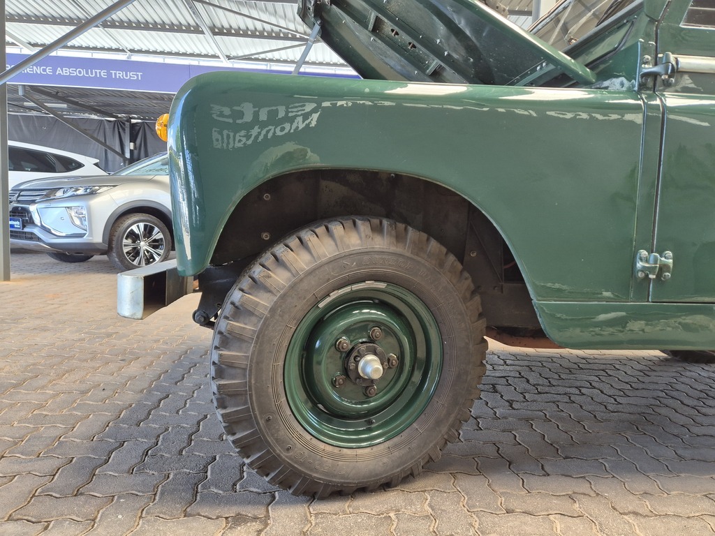 LAND ROVER 109 109in LWB 4 Cyl P/U S/C - 11
