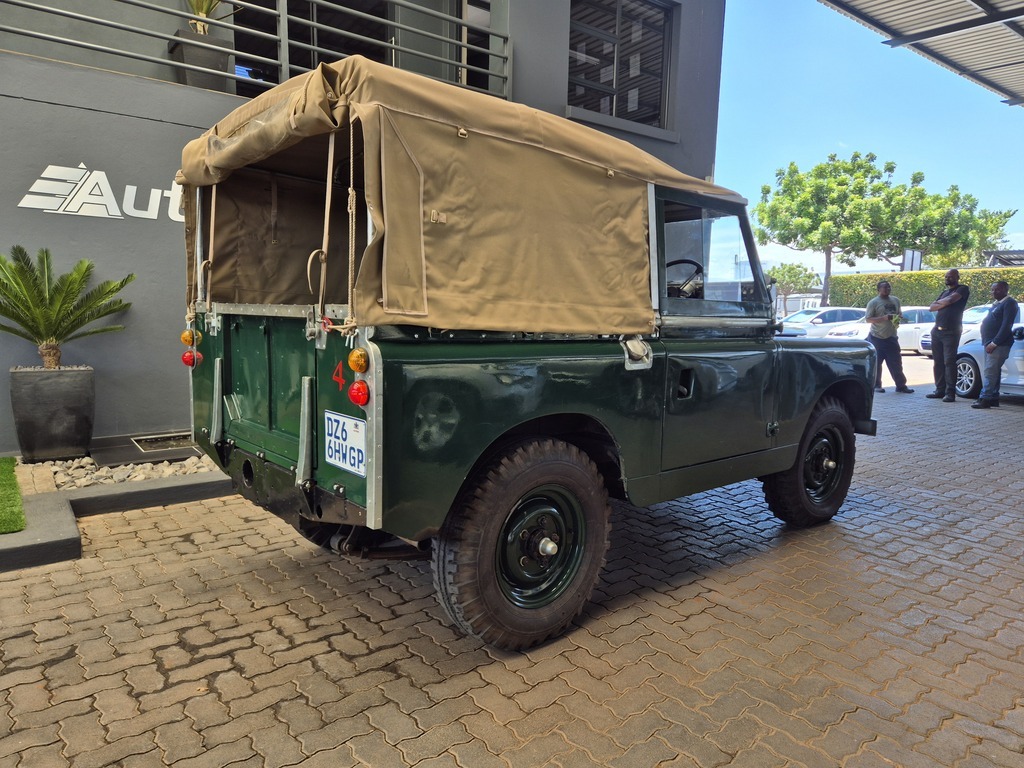 LAND ROVER 109 109in LWB 4 Cyl P/U S/C - 5
