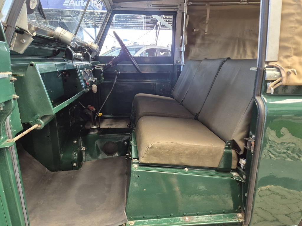 LAND ROVER 109 109in LWB 4 Cyl P/U S/C - 7