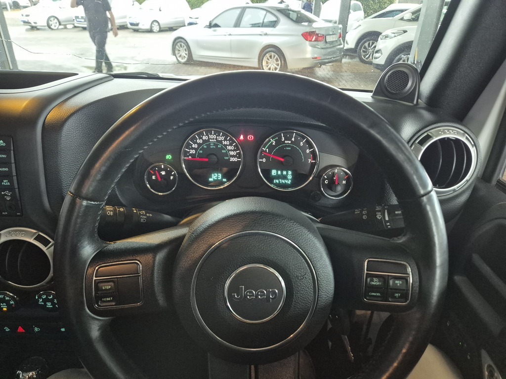 JEEP WRANGLER WRANGLER SAHARA 3.6L V6 A/T 2DR - 11