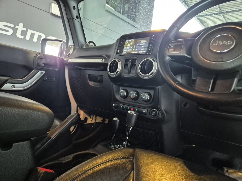 JEEP WRANGLER WRANGLER SAHARA 3.6L V6 A/T 2DR - 15