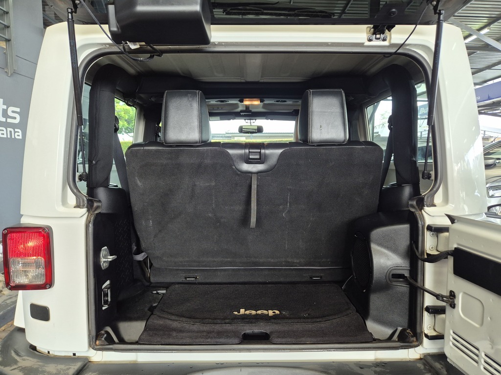 JEEP WRANGLER WRANGLER SAHARA 3.6L V6 A/T 2DR - 6