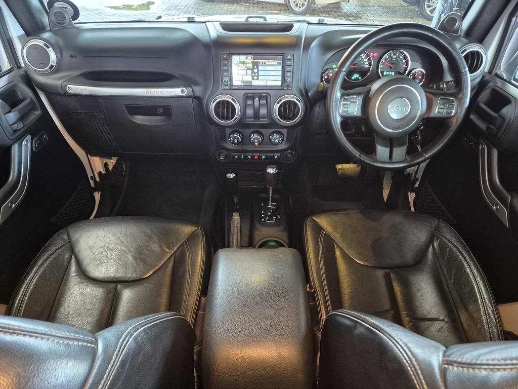 JEEP WRANGLER WRANGLER SAHARA 3.6L V6 A/T 2DR - 8