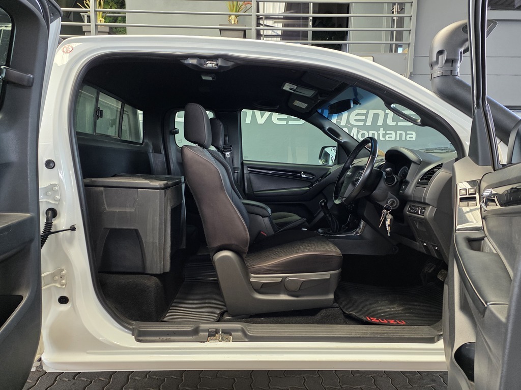 ISUZU D-MAX D-MAX 300 LX 4X4 E/CAB P/U - 10