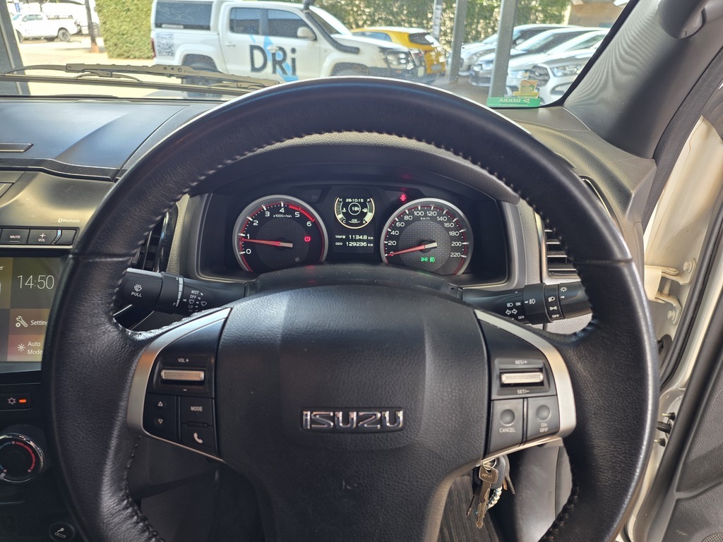 ISUZU D-MAX D-MAX 300 LX 4X4 E/CAB P/U - 11