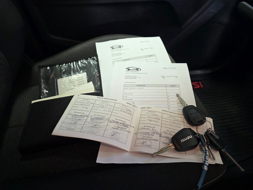 ISUZU D-MAX D-MAX 300 LX 4X4 E/CAB P/U - 12