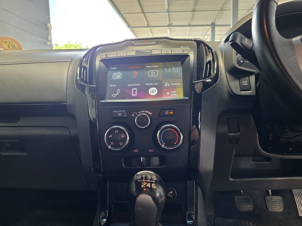 ISUZU D-MAX D-MAX 300 LX 4X4 E/CAB P/U - 13