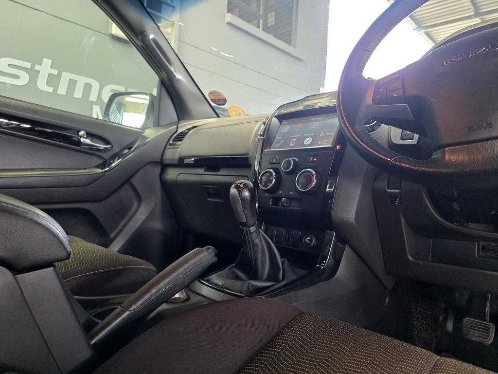 ISUZU D-MAX D-MAX 300 LX 4X4 E/CAB P/U - 14