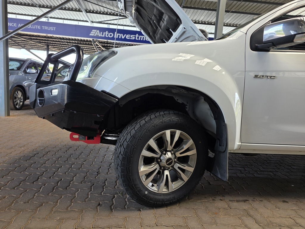 ISUZU D-MAX D-MAX 300 LX 4X4 E/CAB P/U - 15