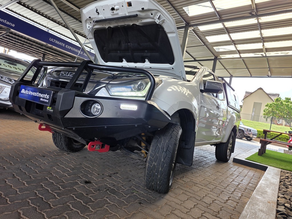 ISUZU D-MAX D-MAX 300 LX 4X4 E/CAB P/U - 16