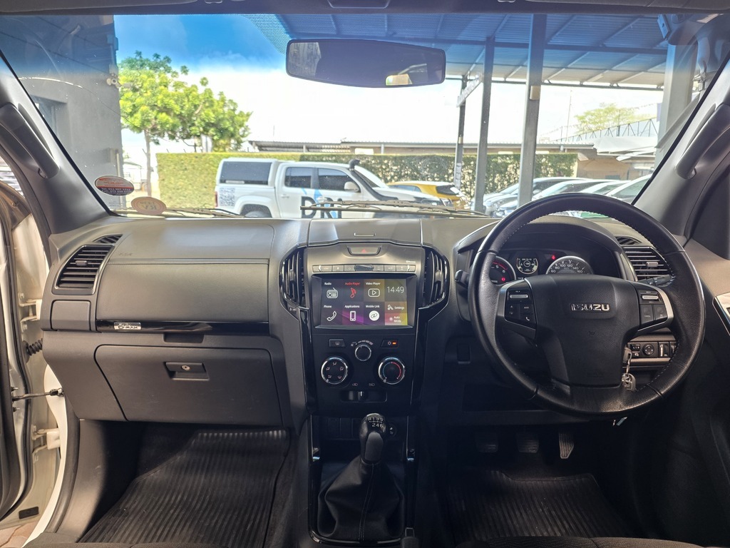 ISUZU D-MAX D-MAX 300 LX 4X4 E/CAB P/U - 9