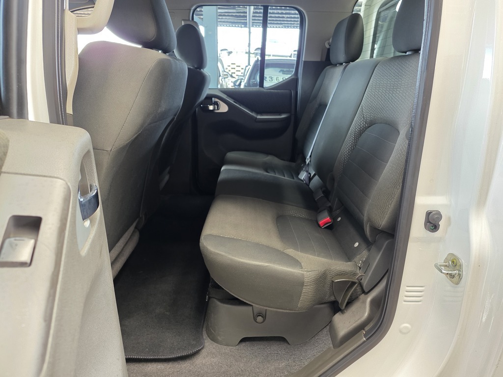 NISSAN NAVARA NAVARA 2.5 dCi LE P/U D/C - 9