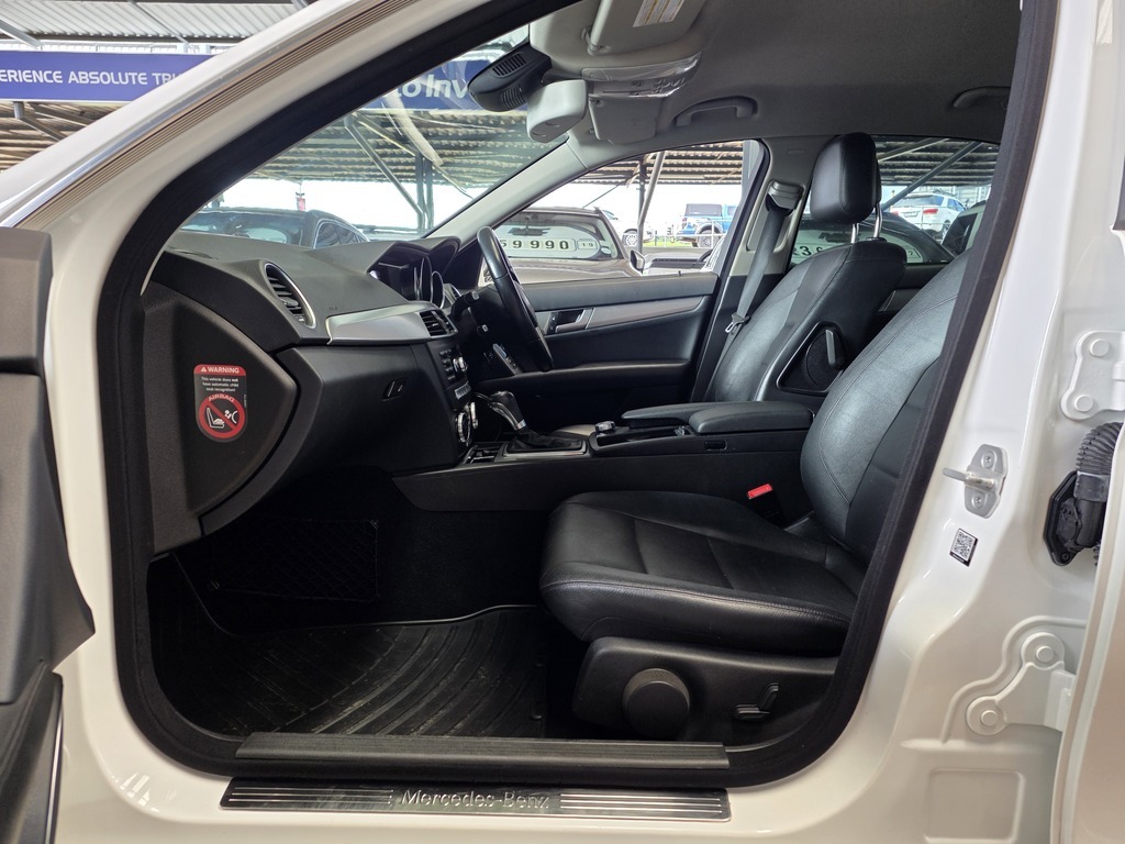 MERCEDES-BENZ C CLASS SEDAN C200 CDi  AVANTGARDE A/T - 10