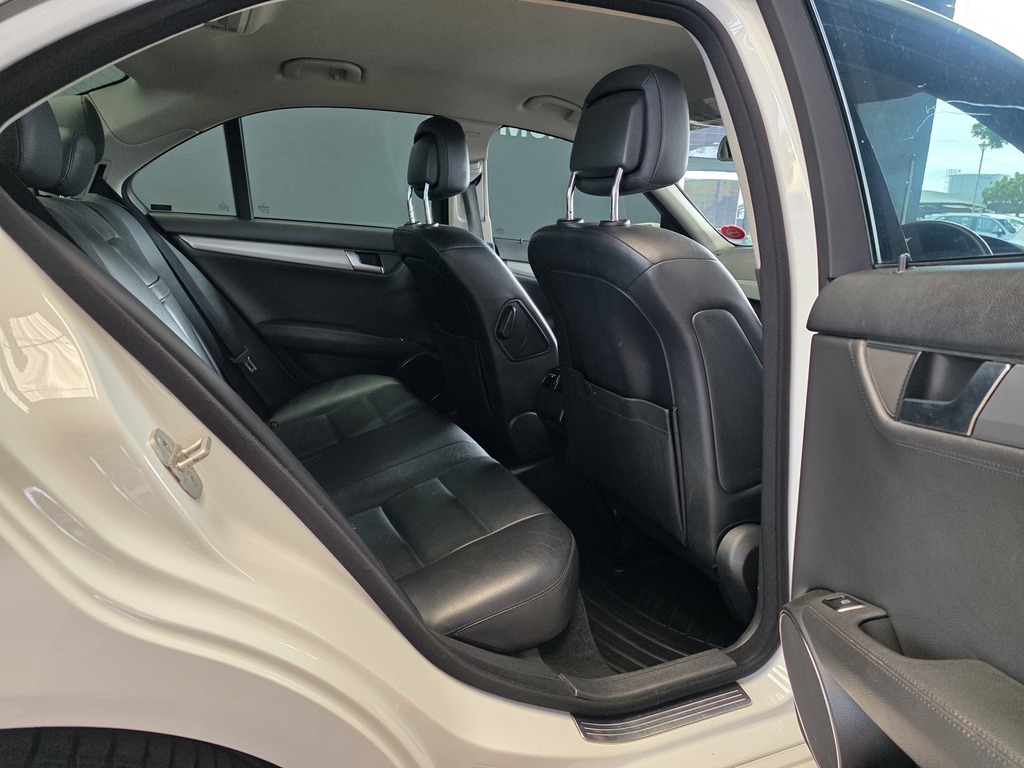 MERCEDES-BENZ C CLASS SEDAN C200 CDi  AVANTGARDE A/T - 7