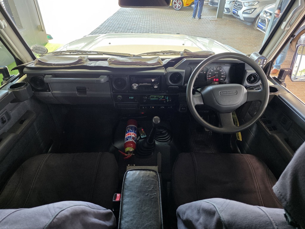 TOYOTA LAND CRUISER 70 LANDCRUISER 70 4.2D S/W - 10