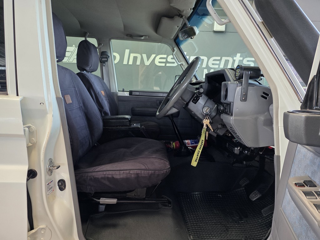 TOYOTA LAND CRUISER 70 LANDCRUISER 70 4.2D S/W - 12