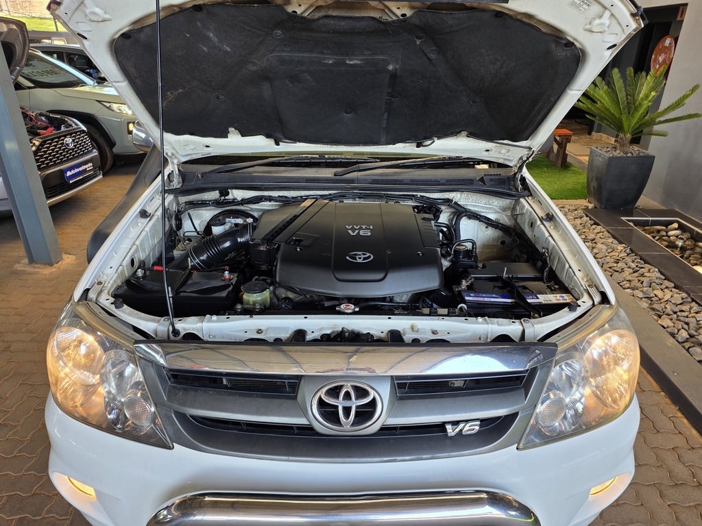 TOYOTA FORTUNER FORTUNER 4.0 V6 4X4 - 18
