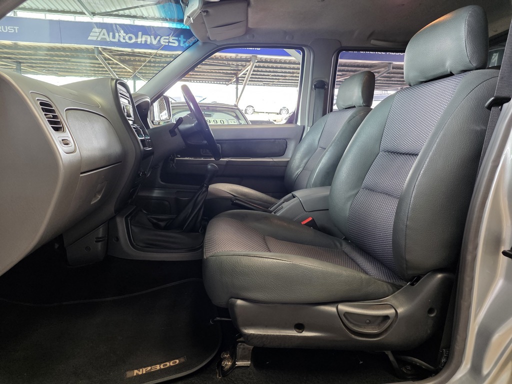 NISSAN HARDBODY HARDBODY NP300 2.5 TDi HI-RIDER P/U D/C - 10