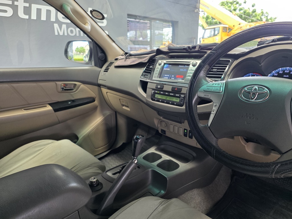 TOYOTA FORTUNER FORTUNER 3.0D-4D R/B A/T - 15