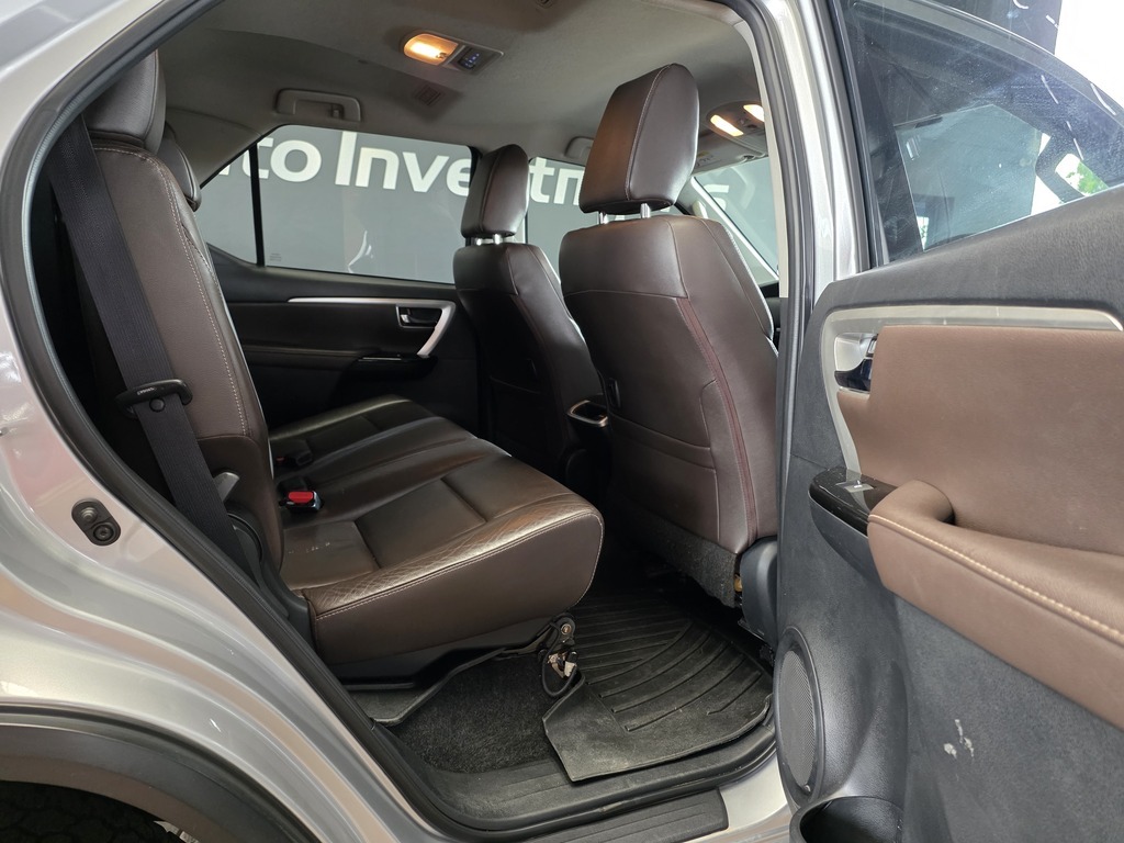 TOYOTA FORTUNER FORTUNER 2.8GD-6 4X4 A/T - 7