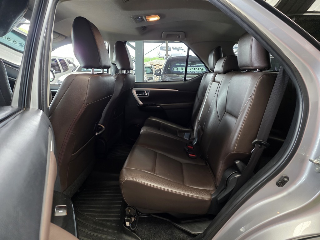 TOYOTA FORTUNER FORTUNER 2.8GD-6 4X4 A/T - 8