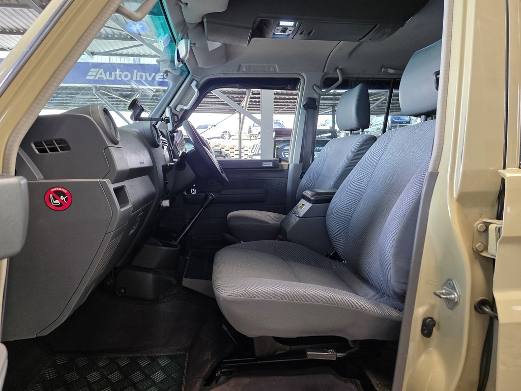 TOYOTA LAND CRUISER PICK UP LAND CRUISER 79 4.5D P/U D/C - 10