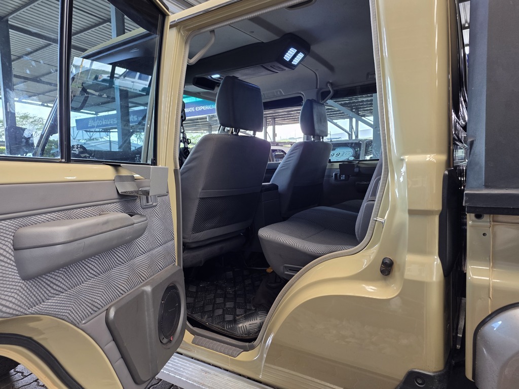 TOYOTA LAND CRUISER PICK UP LAND CRUISER 79 4.5D P/U D/C - 7